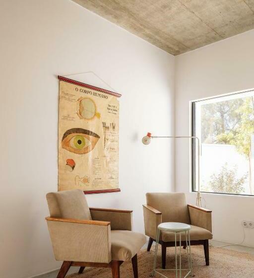 Номер Стандарт, Hospedaria