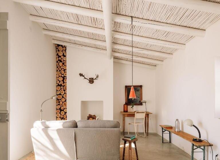 스탠다드 룸, Hospedaria