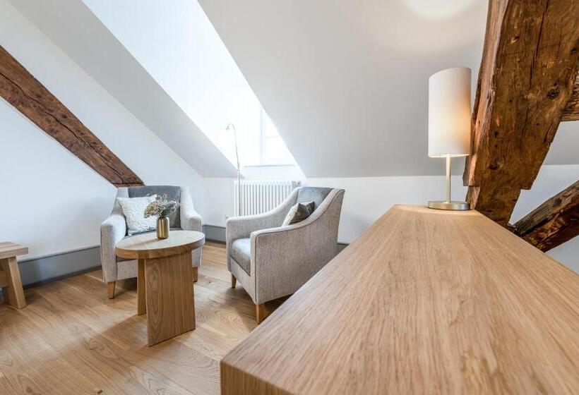 جناح عائلي, Weissenstein