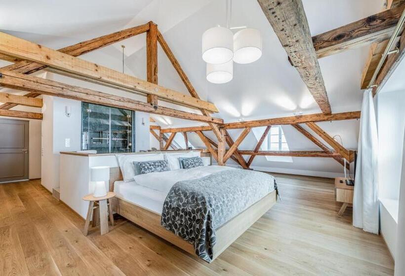 جناح ديلوكس, Weissenstein