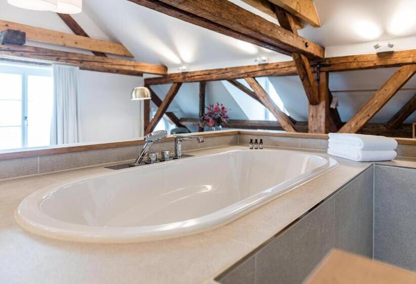 جناح ديلوكس, Weissenstein