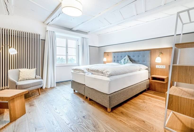 غرفة سوبيريور, Weissenstein