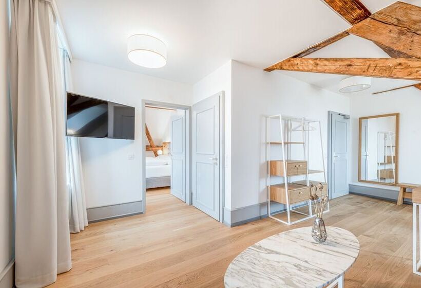 جناح عائلي, Weissenstein