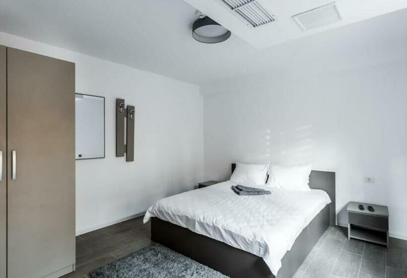 스탠다드 룸, Forest M,constanta