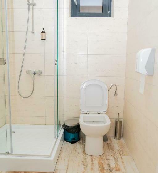 디럭스 룸, Forest M,constanta