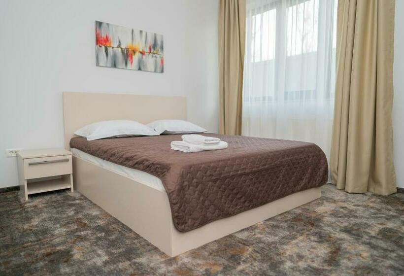 디럭스 룸, Forest M,constanta