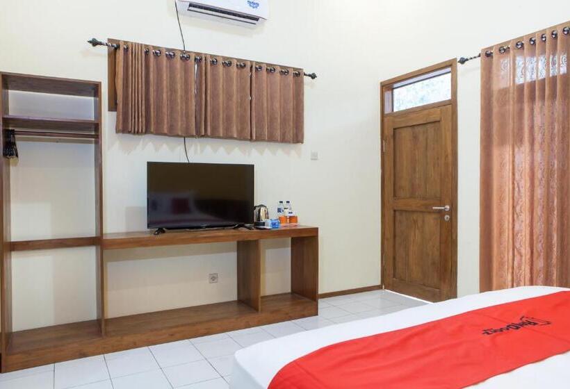 Люкс, Reddoorz Near Baluran National Park
