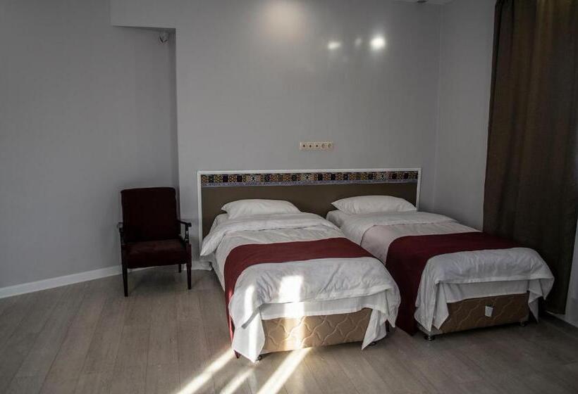 غرفة قياسية ثلاثية حمام مشترك, Stone Art Guest House & Camping