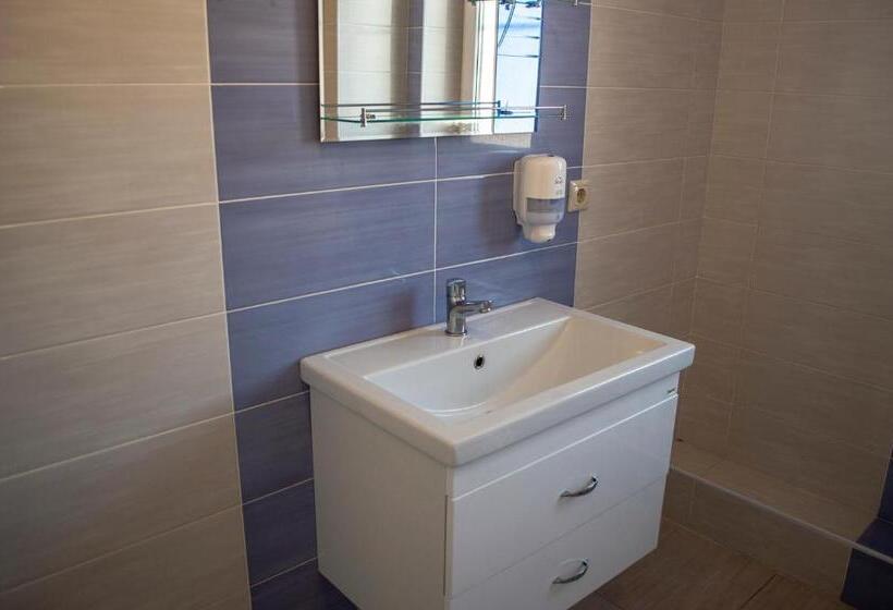 غرفة قياسية حمام مشترك, Stone Art Guest House & Camping