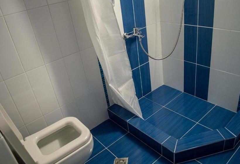 غرفة عائلية, Stone Art Guest House & Camping