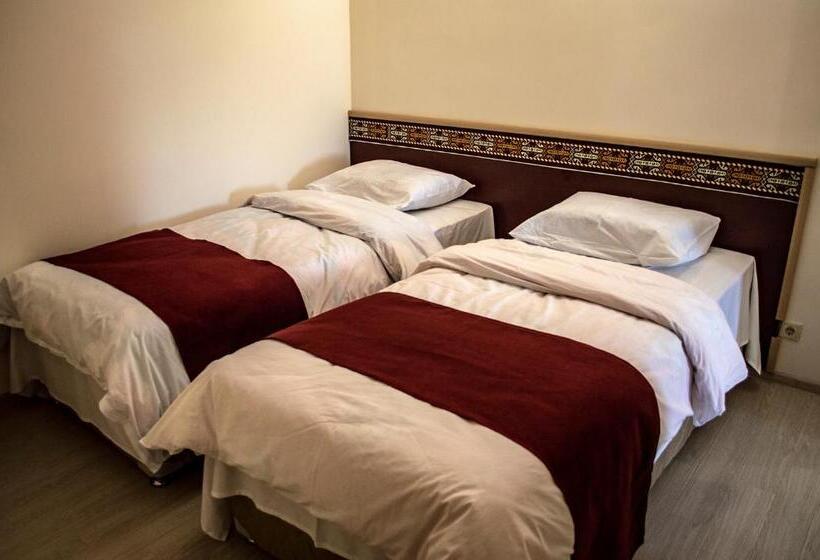 غرفة عائلية, Stone Art Guest House & Camping