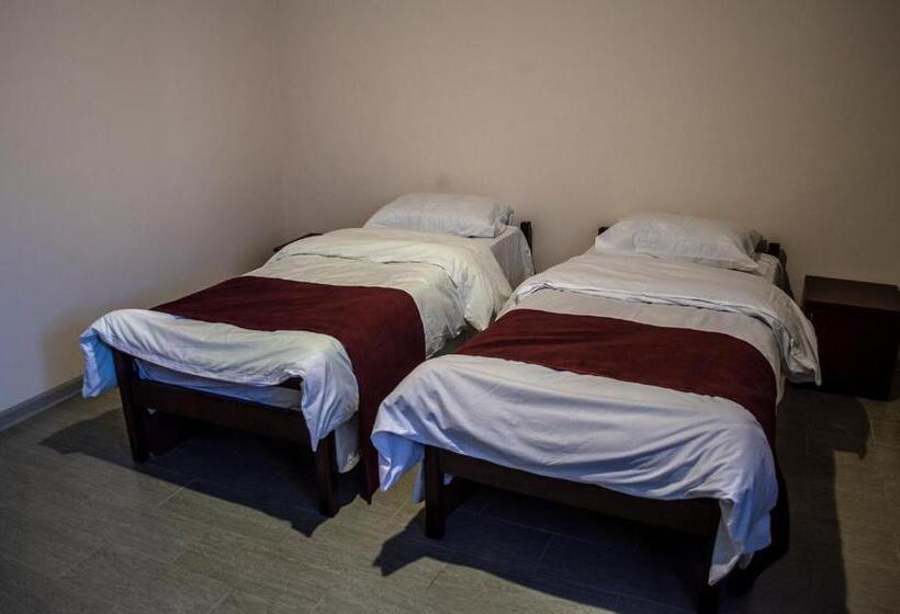 غرفة قياسية رباعية, Stone Art Guest House & Camping