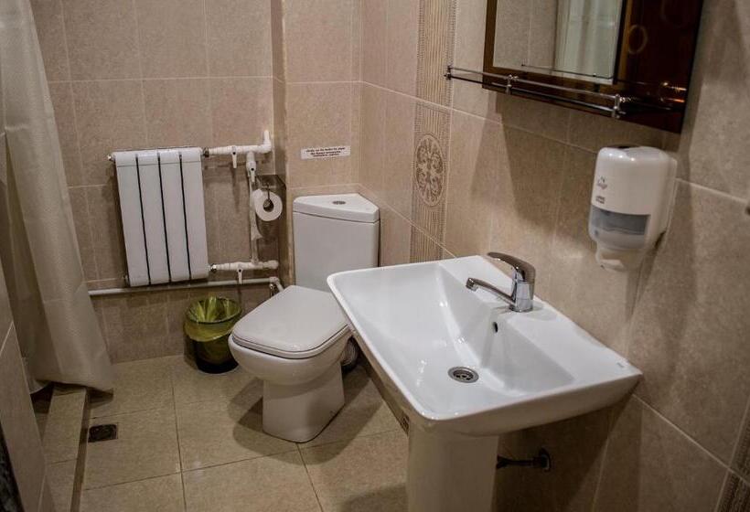 غرفة قياسية رباعية, Stone Art Guest House & Camping