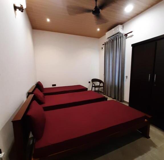 Номер Стандарт Трехместный, Taj Residence