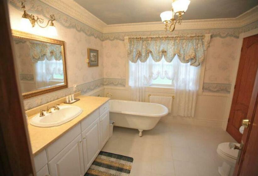 מיטת קינג בסוויטה, Twin Peaks B&b