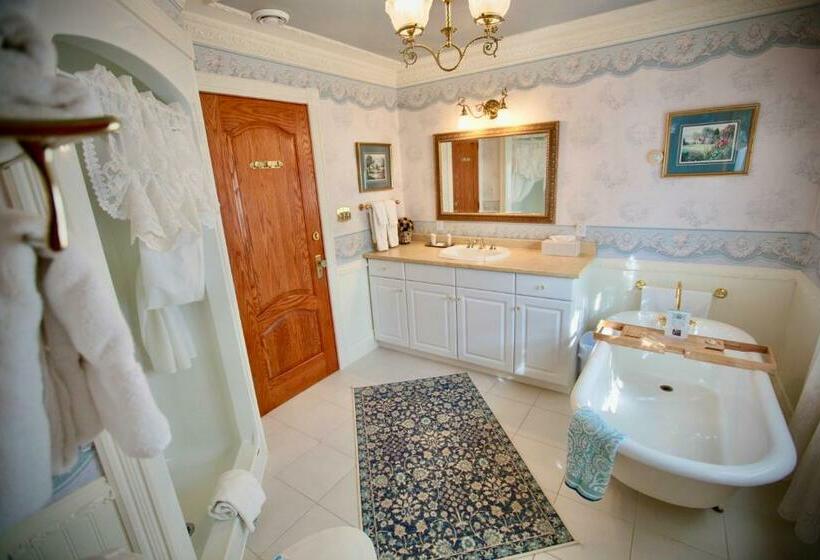 מיטת קינג בסוויטה, Twin Peaks B&b