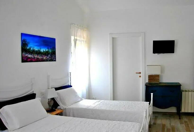 スタンダード４人部屋, Bed & Breakfast Le Azalee