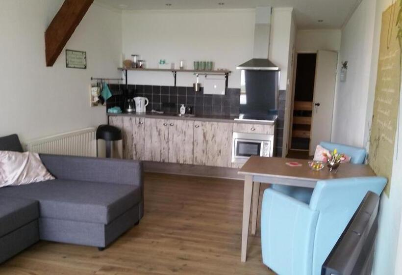 景色の見える一ベッドルームアパートメント, Lyklamastate