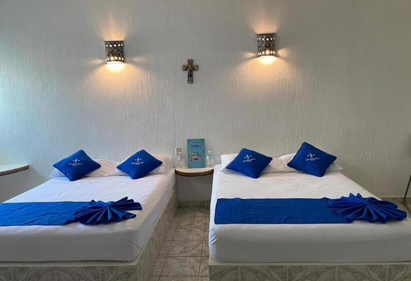 基本三人间, Paraiso Kora