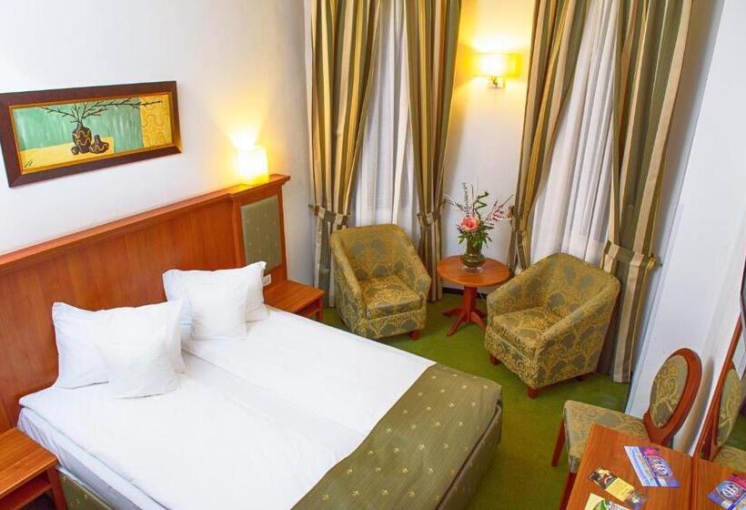 스탠다드 룸, Palace