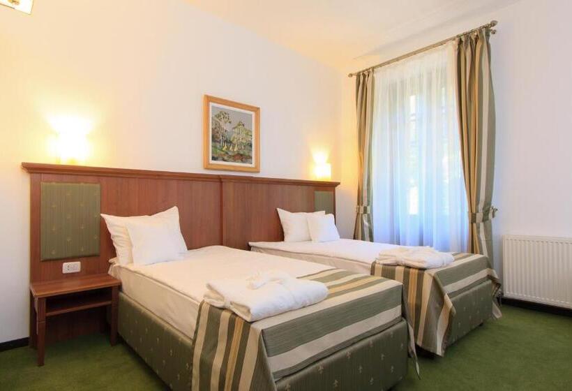 스탠다드 룸, Palace