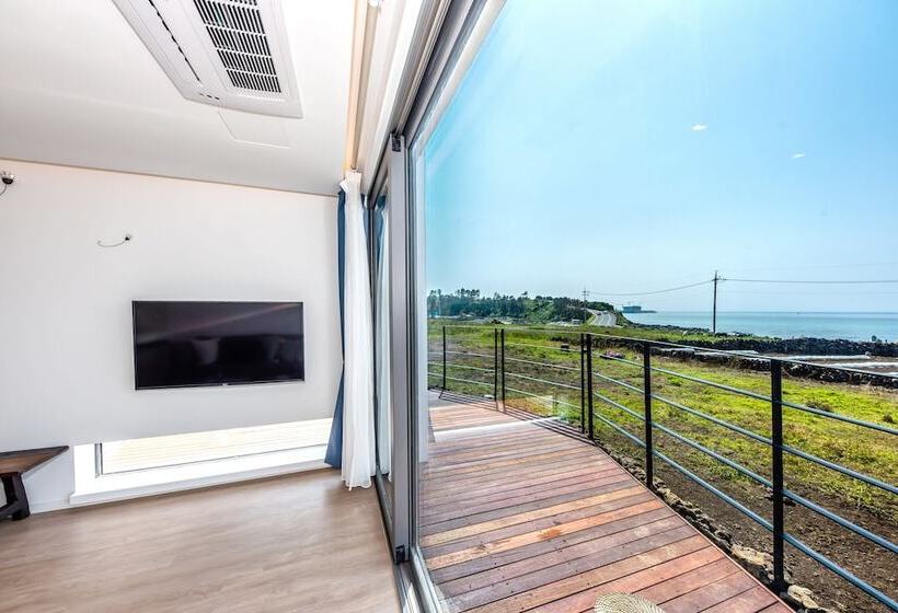 带1个卧室的高档别墅, Aewol Bada Town House