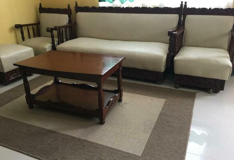 اتاق استاندارد, Pines Mansion