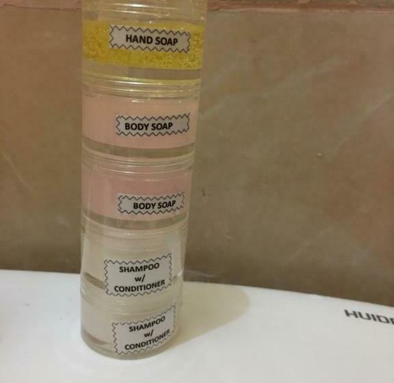 اتاق اکونومی یک تخته, Pines Mansion