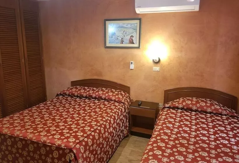 اتاق استاندارد چهار تخته, El Brujo Hotel   La Merced