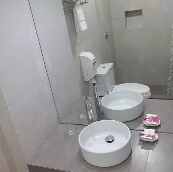 سوییت جونیور, El Brujo Hotel   La Merced