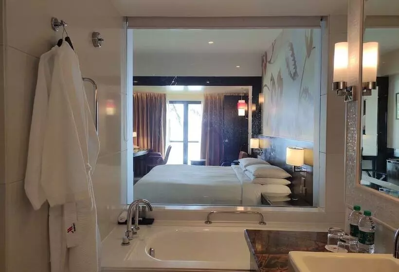 景色の見えるスイートルーム, Goa Marriott Resort & Spa