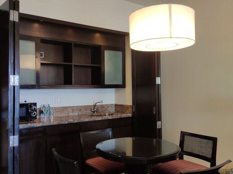 סוויטה עם נוף, Goa Marriott Resort & Spa