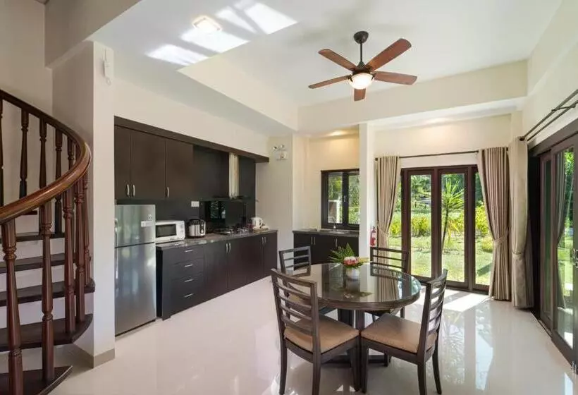 ویلای 2 خوابه, Banyu Biru Villa