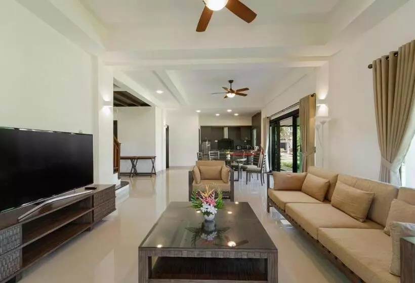 ویلای 3 خوابه, Banyu Biru Villa