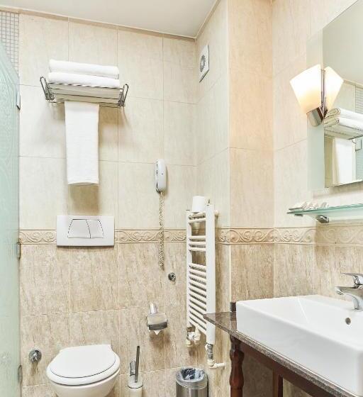 اتاق استاندارد سه نفره, Best Western Empire Palace Hotel & Spa