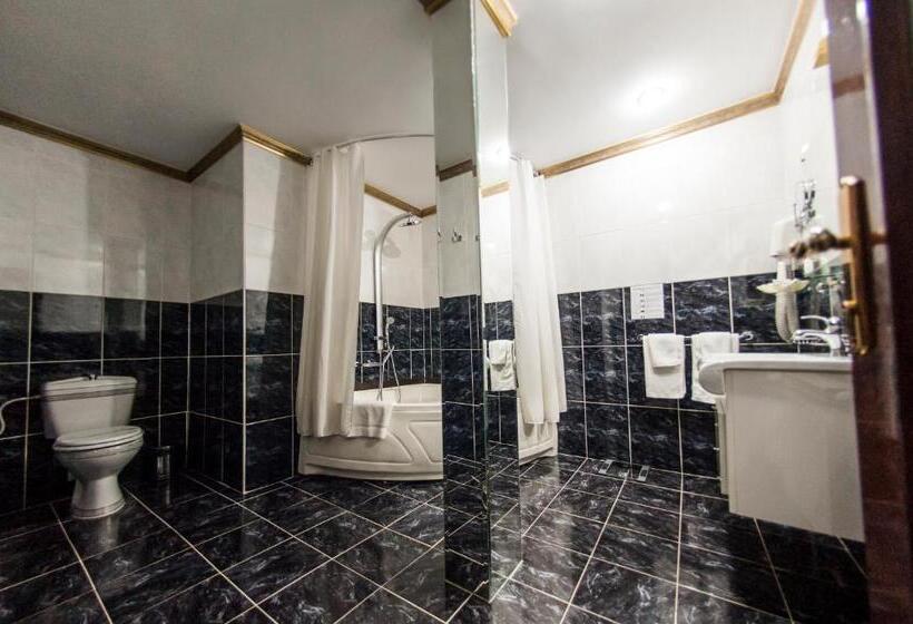 سوییت لوکس, Bucharest Comfort Suites