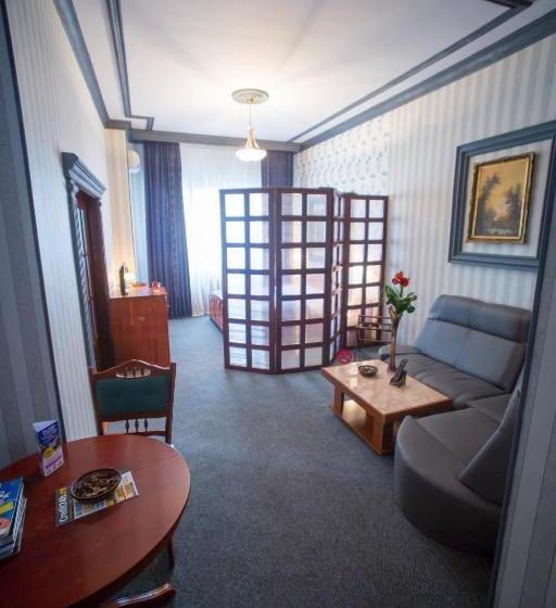 سوییت خانوادگی, Bucharest Comfort Suites