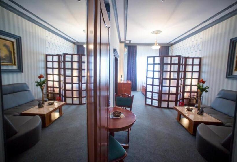 سوییت خانوادگی, Bucharest Comfort Suites