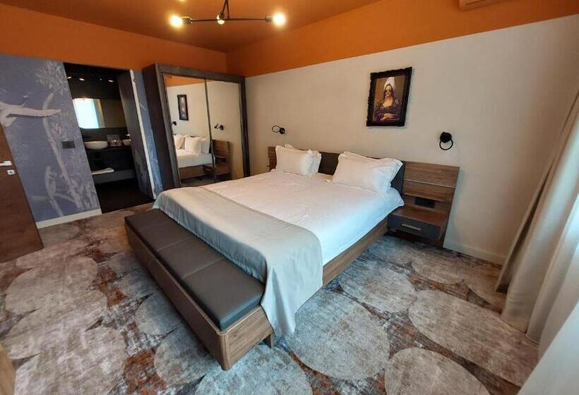 سوییت سوپریور, Bucharest Comfort Suites