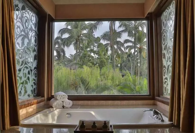 プールビュースイート, Cyberview Resort & Spa