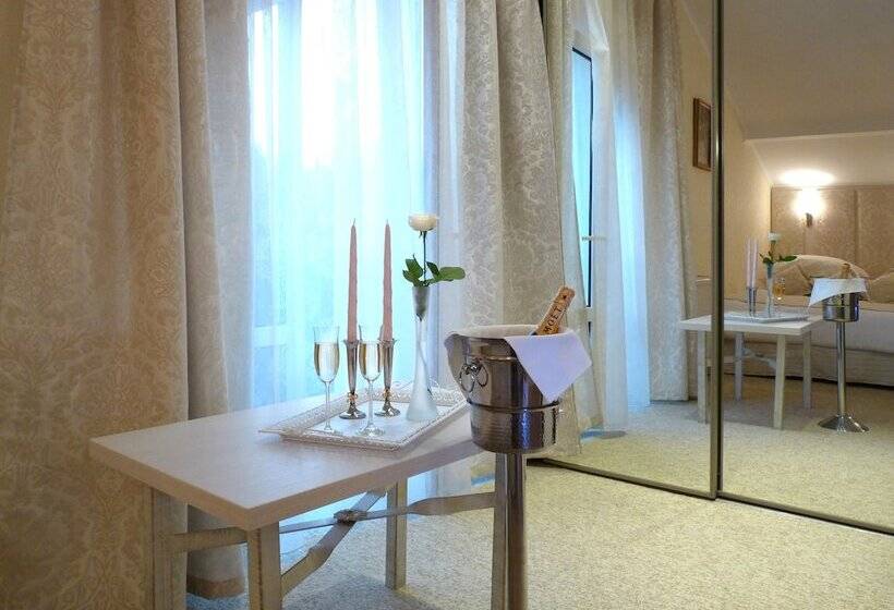 سوییت, Eney Boutique