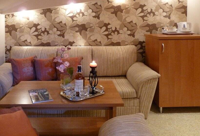 سوییت, Eney Boutique