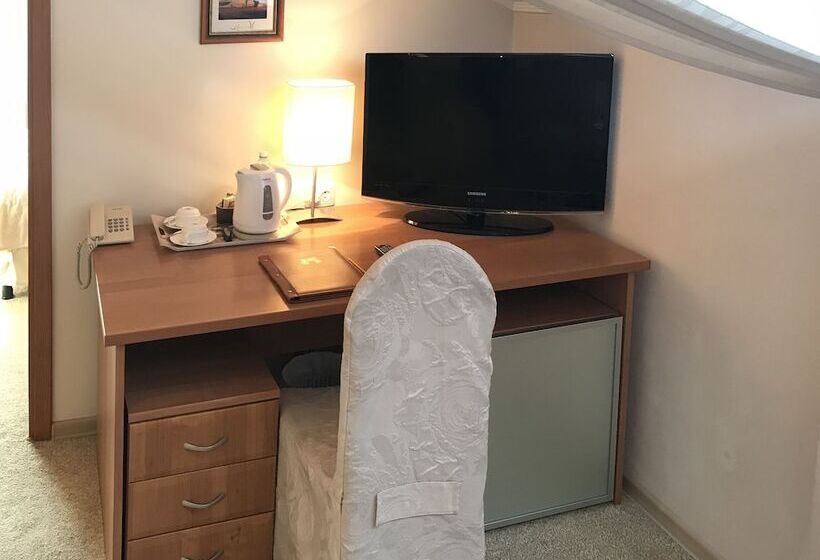 سوییت, Eney Boutique