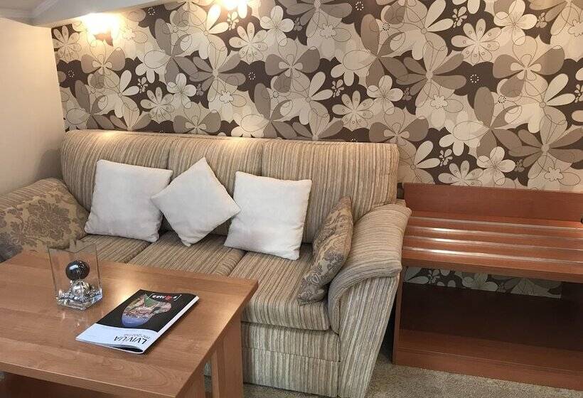 سوییت, Eney Boutique