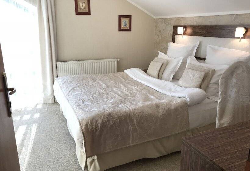 سوییت, Eney Boutique