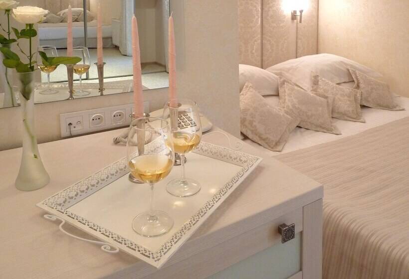 سوییت, Eney Boutique