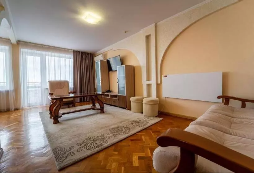 سوئیت راحتی, Halychyna