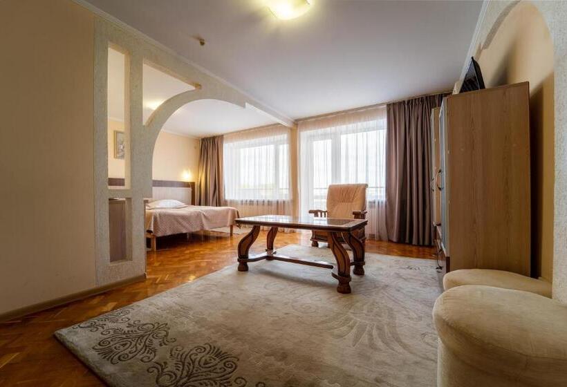 컴포트 스위트, Halychyna