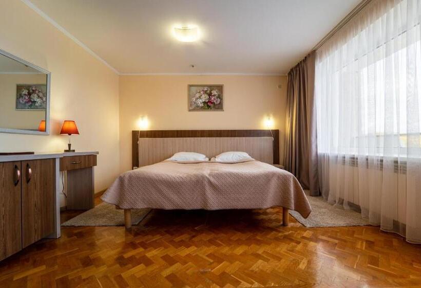 컴포트 스위트, Halychyna