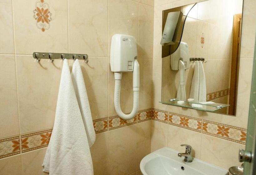 컴포트 싱글 룸, Halychyna